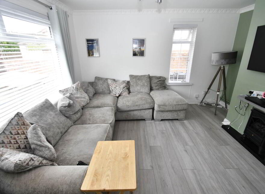 9 Colinvale, Poleglass, Belfast, BT17 0JN