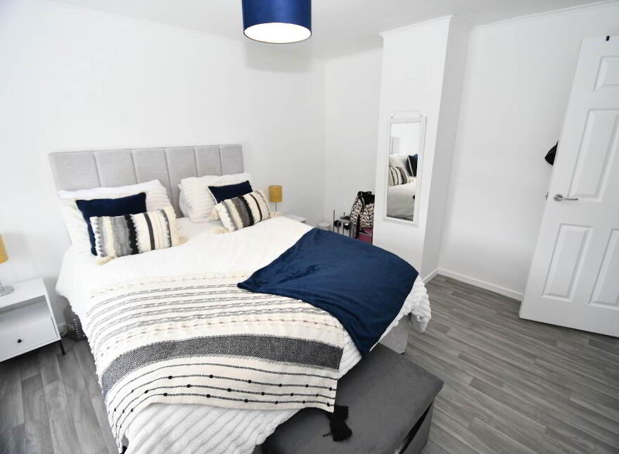 9 Colinvale, Poleglass, Belfast, BT17 0JN