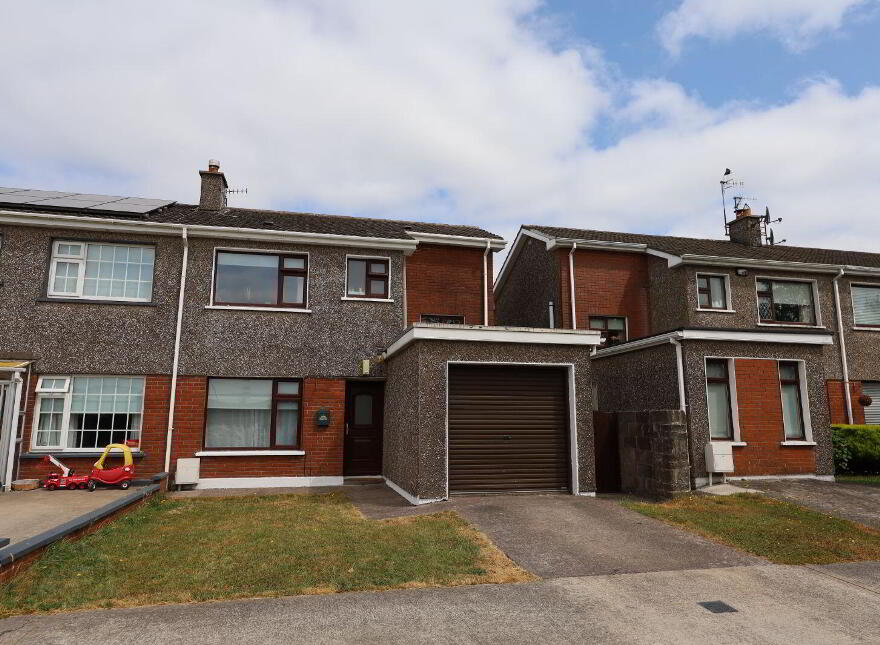 17 Owenabue Circle, Carrigaline, P43VX47 photo