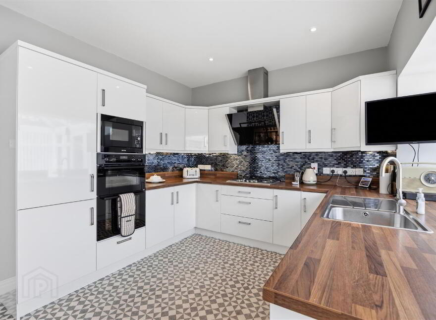5 Old Forge Drive, Newtownards, BT23 8GP