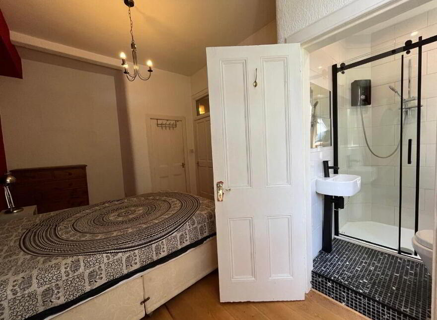 41 Easter Road, Leith, Edinburgh, EH7 5PL