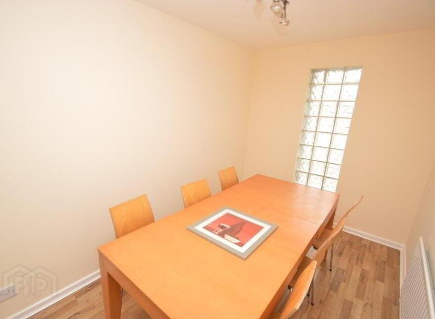 3 Lisburn Avenue, Belfast, BT9 7FX