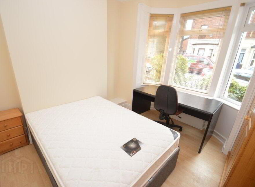 3 Lisburn Avenue, Belfast, BT9 7FX