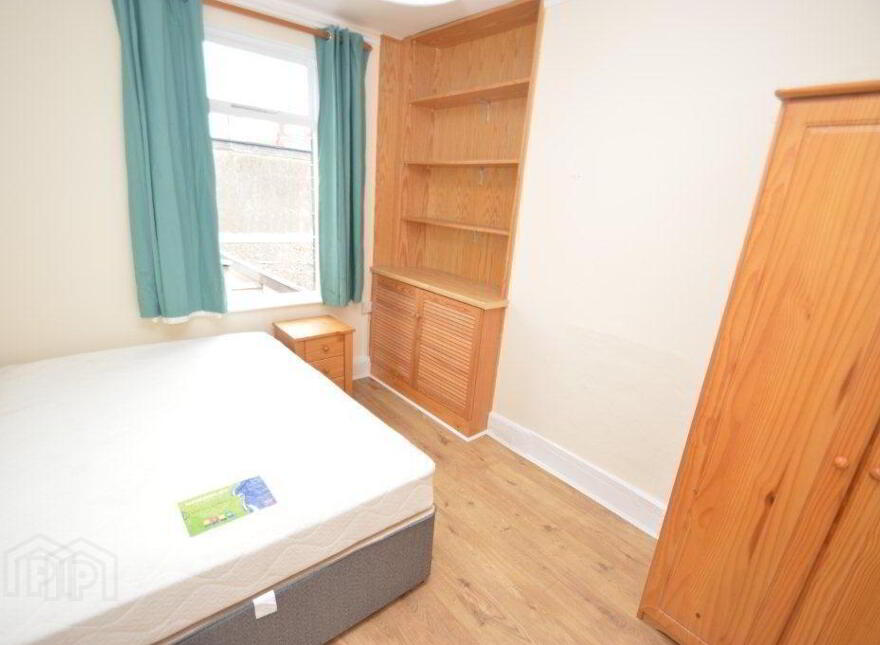 3 Lisburn Avenue, Belfast, BT9 7FX