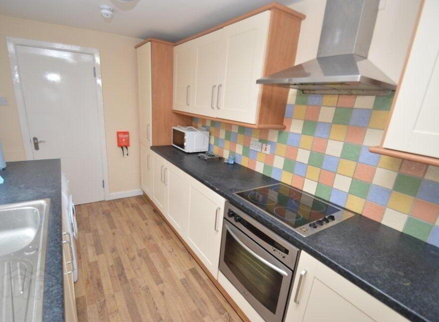 3 Lisburn Avenue, Belfast, BT9 7FX