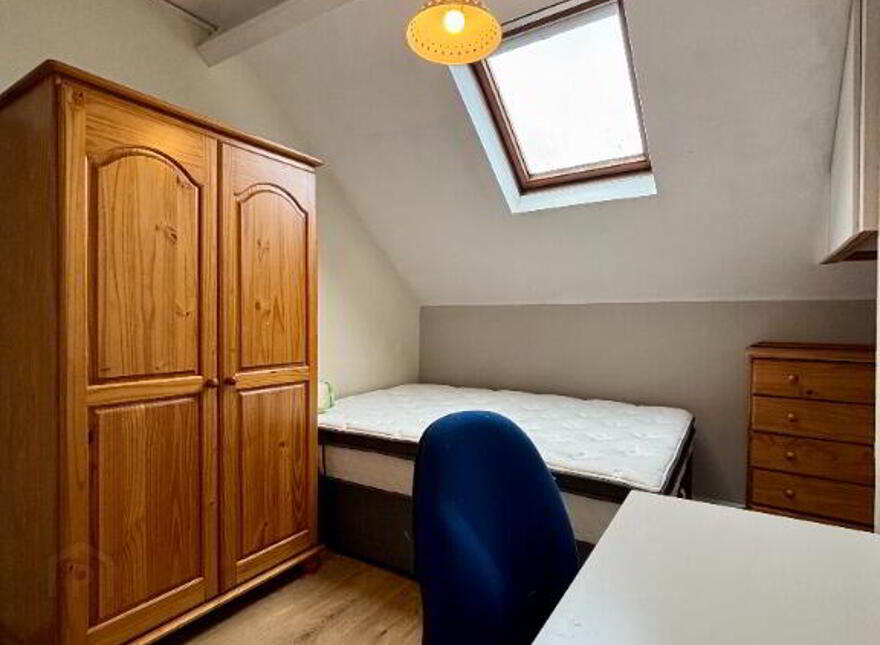 3 Lisburn Avenue, Belfast, BT9 7FX