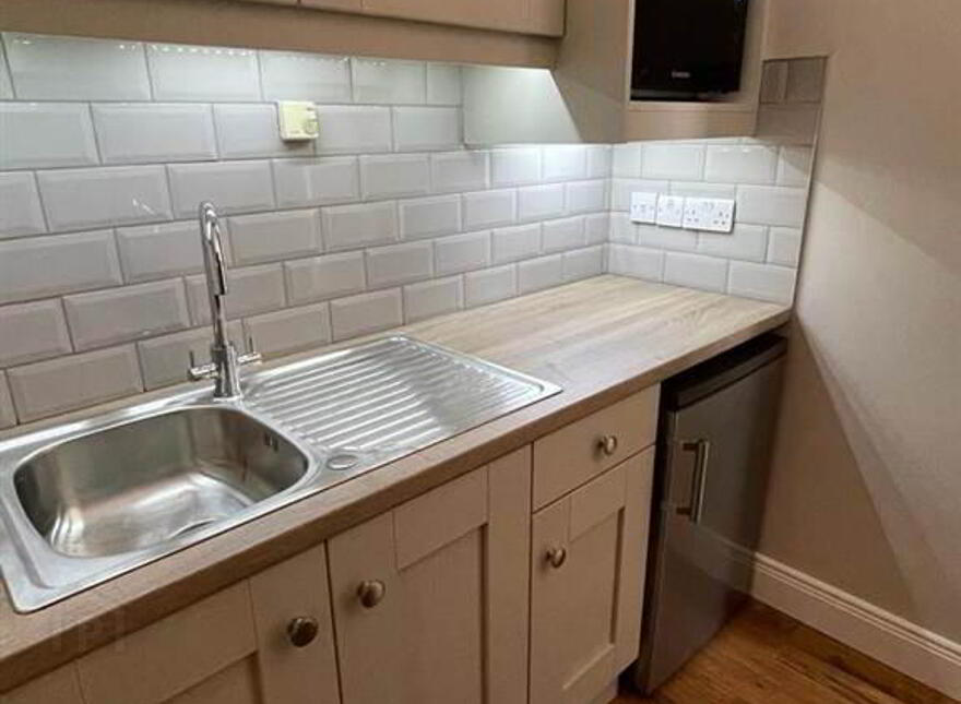 Apartment 1 254 Ravenhill Road, Studio 1, Belfast, BT6 8GJ