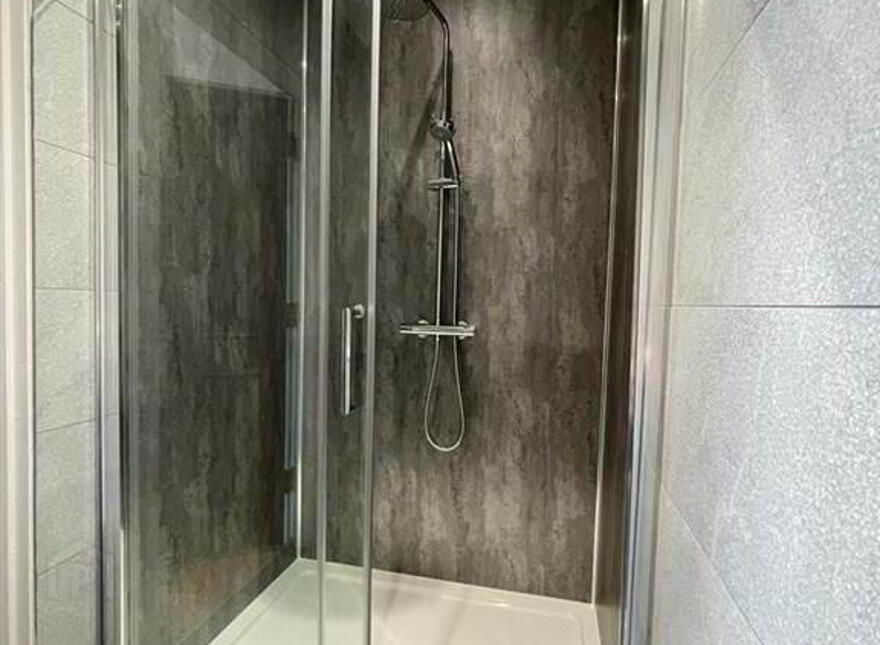 Apartment 1 254 Ravenhill Road, Studio 1, Belfast, BT6 8GJ