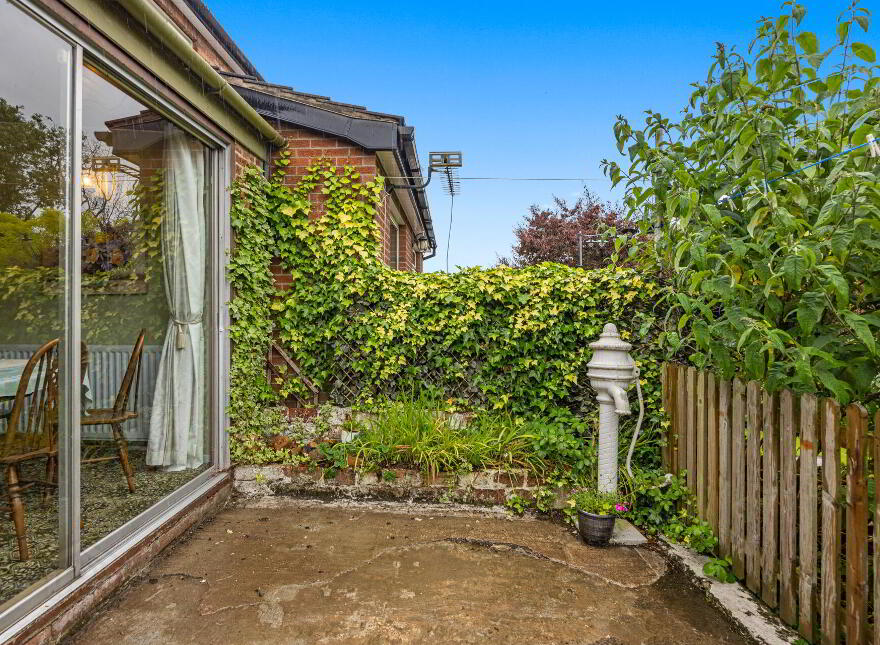 160 Sicily Park, Upper Lisburn Road, Belfast, BT10 0AQ
