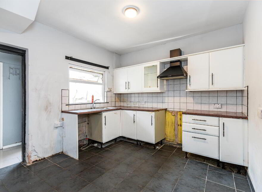 227 Connsbrook Avenue, Belfast, BT4 1JZ
