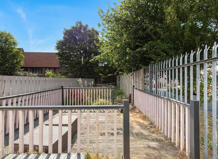 227 Connsbrook Avenue, Belfast, BT4 1JZ