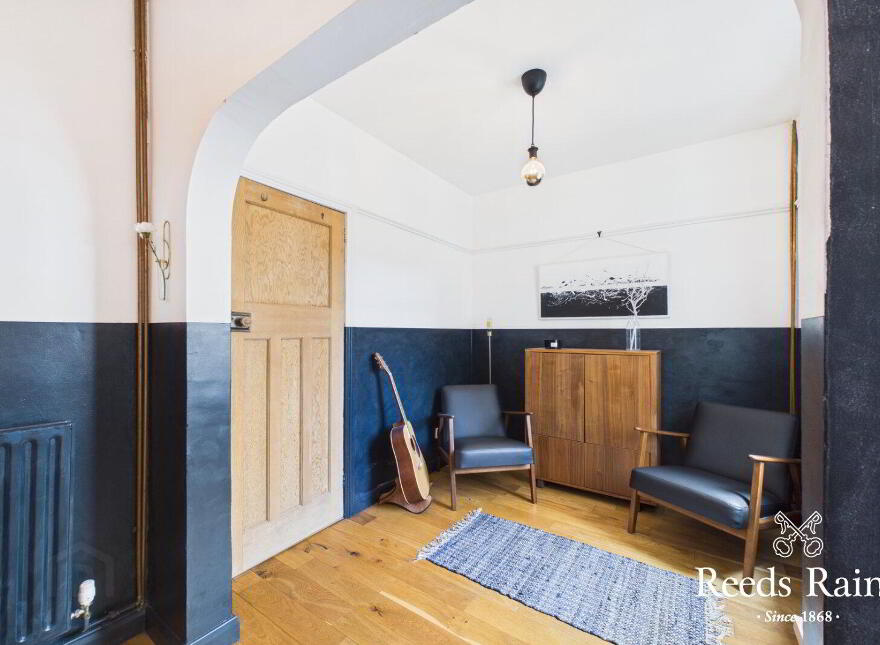 5 Lichfield Avenue, Belfast, BT5 5JQ