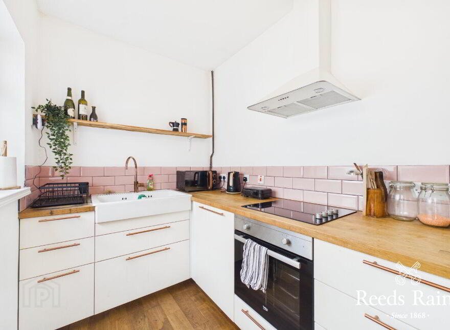 5 Lichfield Avenue, Belfast, BT5 5JQ