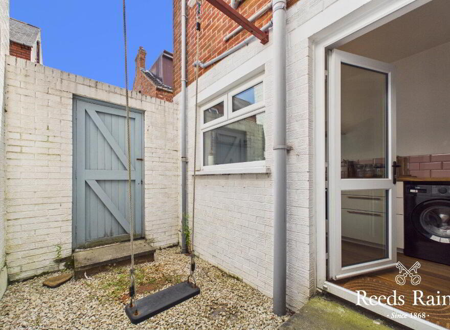 5 Lichfield Avenue, Belfast, BT5 5JQ
