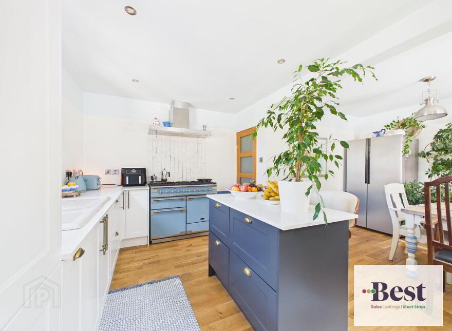 8 Inverbeg Court, Larne, BT40 3DF
