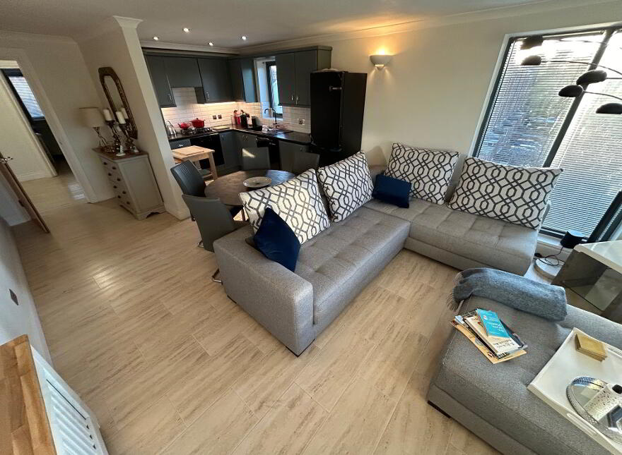 Apt 12 Lesley Plaza, Lisburn Road, Belfast, BT9 6JN