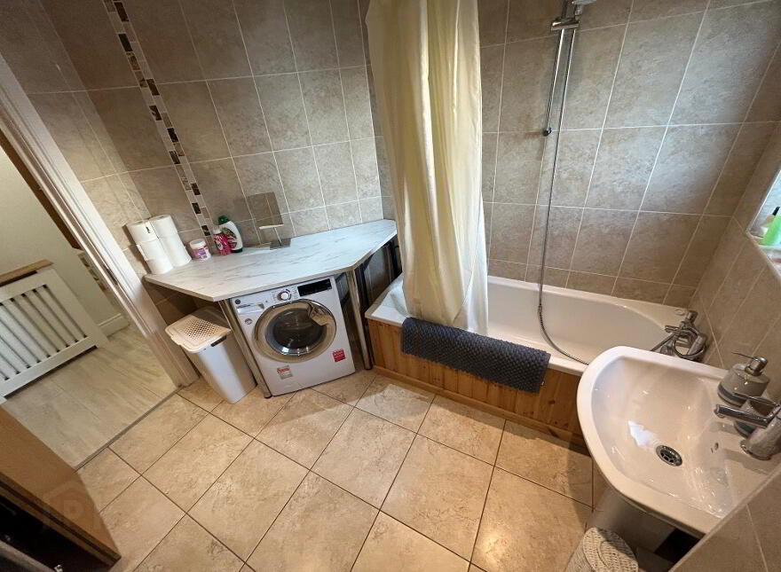 Apt 12 Lesley Plaza, Lisburn Road, Belfast, BT9 6JN