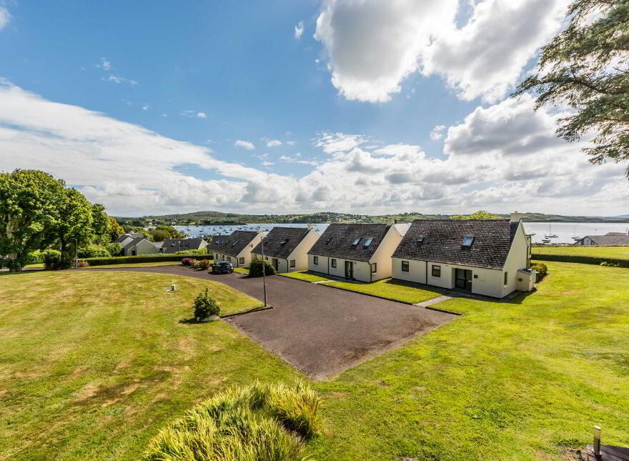 28 The Moorings, Colla Road, Schull, P81P228