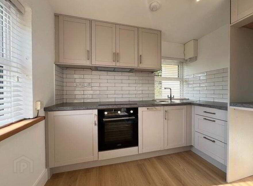 28 The Moorings, Colla Road, Schull, P81P228