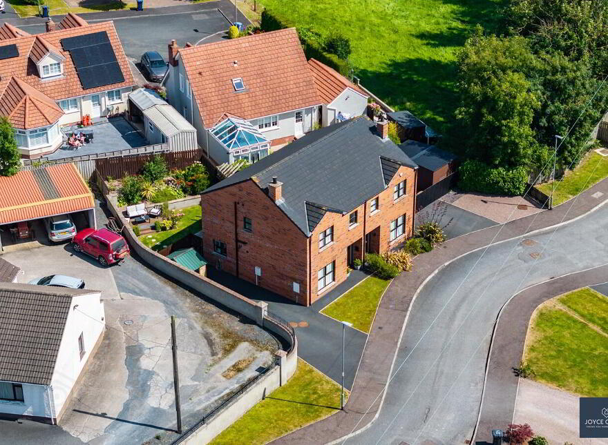 31 Lilburn Hall, Lurgan, BT66 7TL