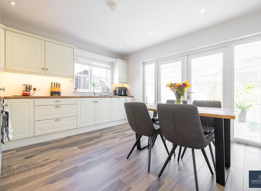 31 Lilburn Hall, Lurgan, BT66 7TL