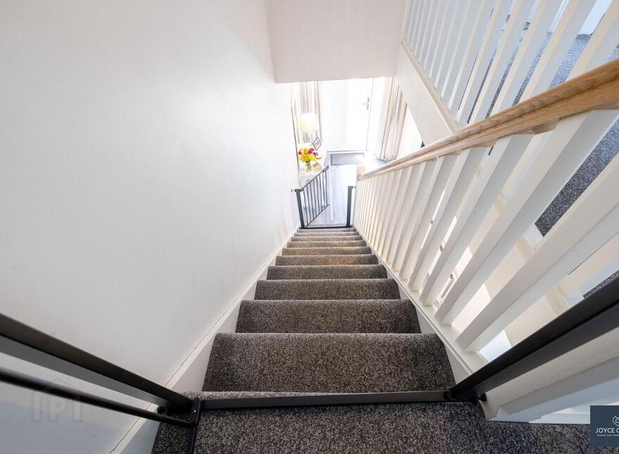 31 Lilburn Hall, Lurgan, BT66 7TL