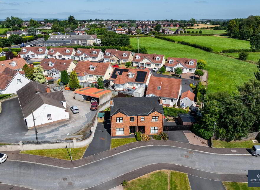31 Lilburn Hall, Lurgan, BT66 7TL
