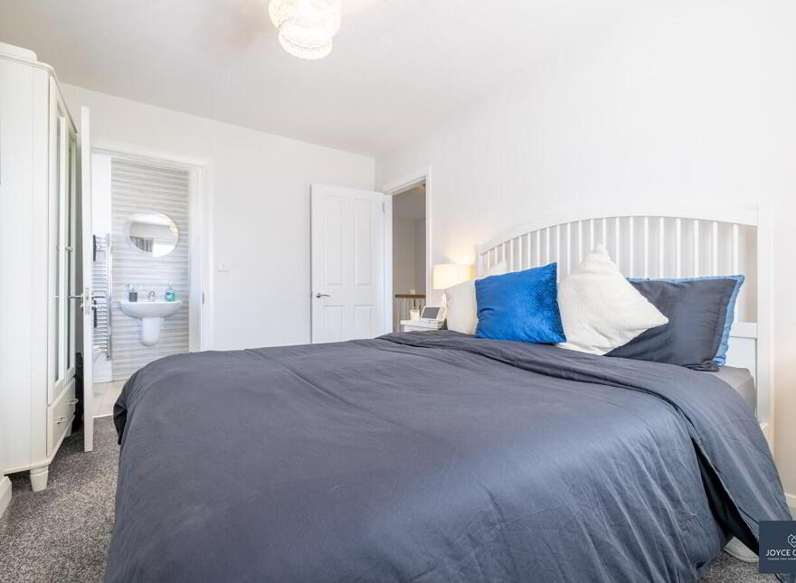 31 Lilburn Hall, Lurgan, BT66 7TL