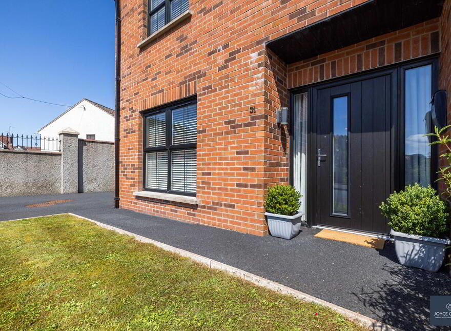 31 Lilburn Hall, Lurgan, BT66 7TL