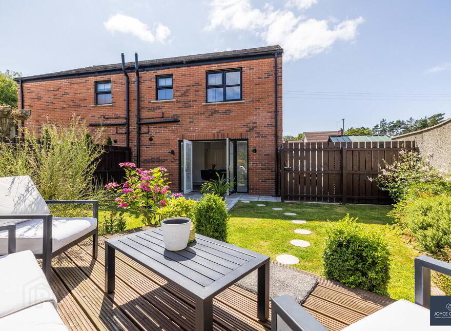 31 Lilburn Hall, Lurgan, BT66 7TL