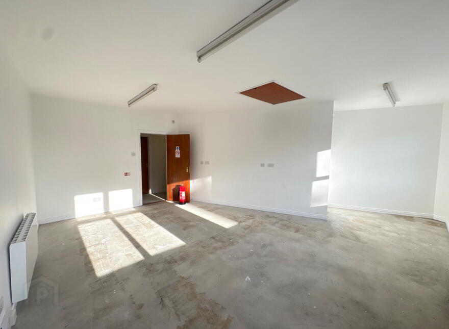 15 The Diamond, Castlederg, BT81 7AR