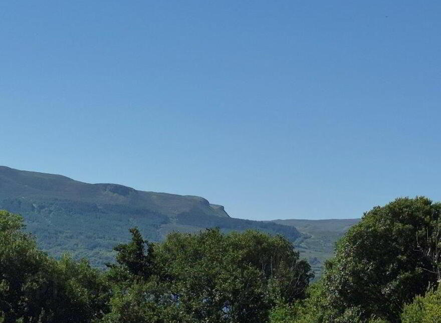 Derryherk Via Ballyshannon, Kinlough
