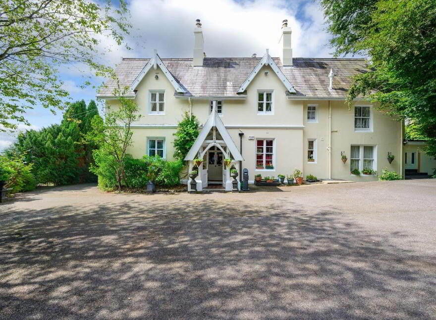 Robin Hill, Lake Road, Cobh, P24RY88