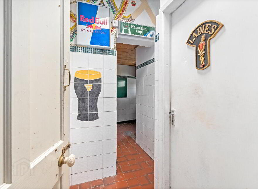 The Marine Bar, Upper Strand, Youghal, P36DP92