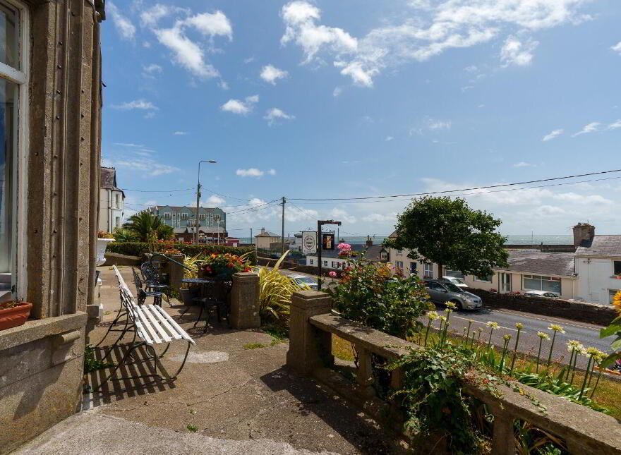 The Marine Bar, Upper Strand, Youghal, P36DP92