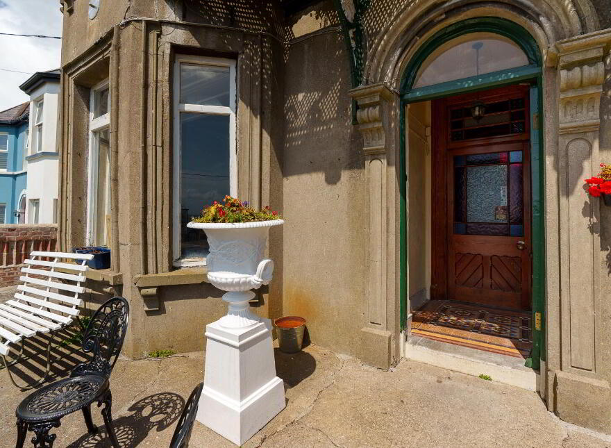 The Marine Bar, Upper Strand, Youghal, P36DP92