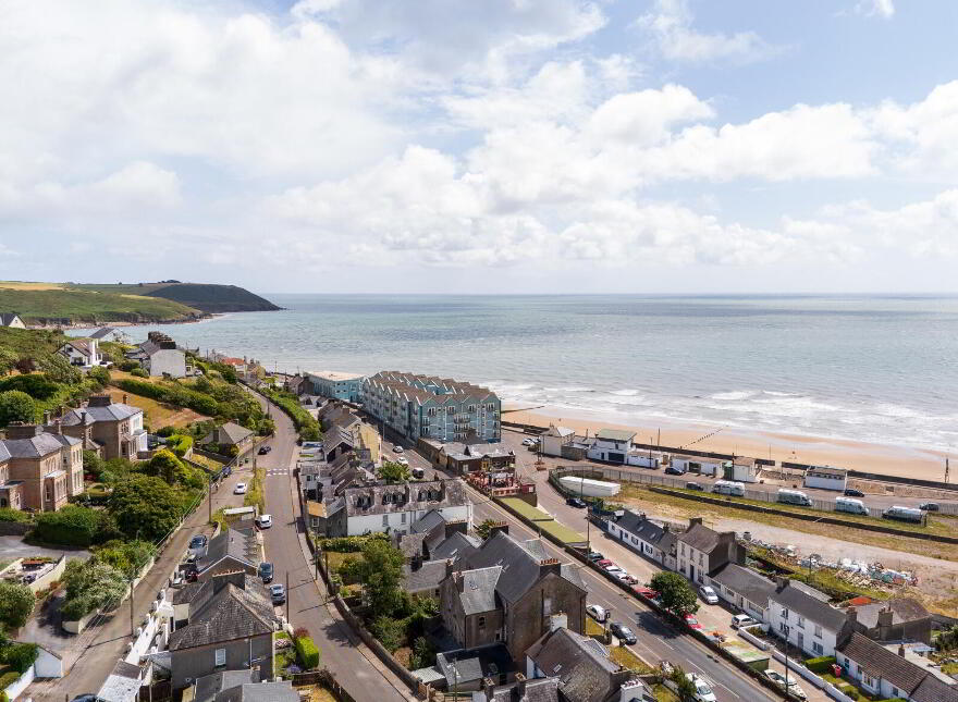 The Marine Bar, Upper Strand, Youghal, P36DP92