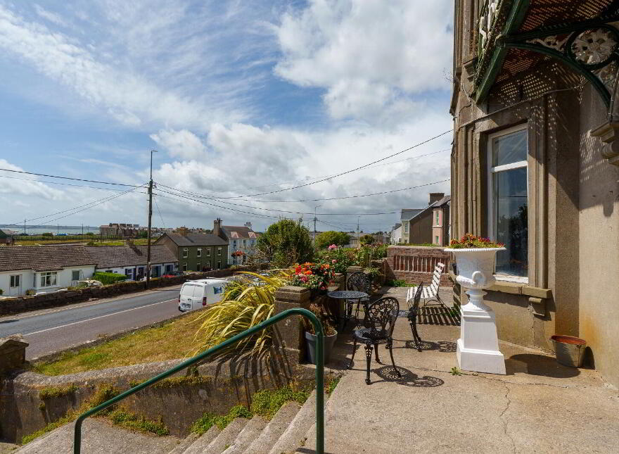 The Marine Bar, Upper Strand, Youghal, P36DP92