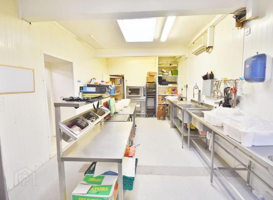 John R's Food Hall, 70/72 Church Street, Listowel, V31X227