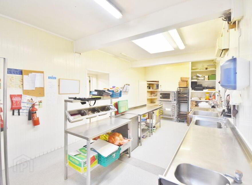 John R's Food Hall, 70/72 Church Street, Listowel, V31X227