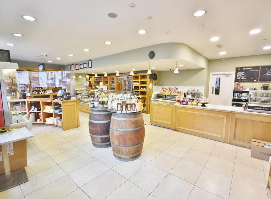 John R's Food Hall, 70/72 Church Street, Listowel, V31X227