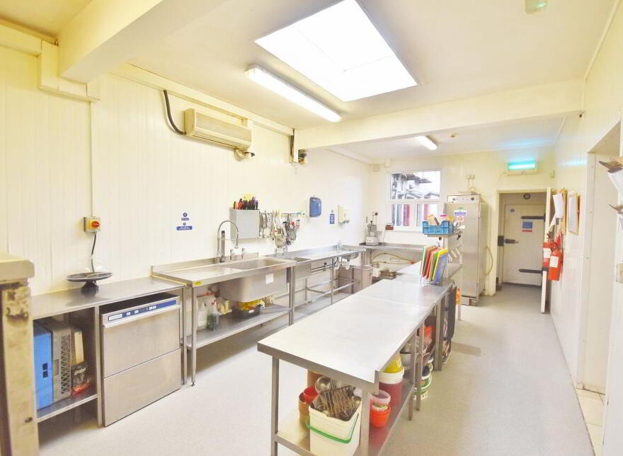 John R's Food Hall, 70/72 Church Street, Listowel, V31X227