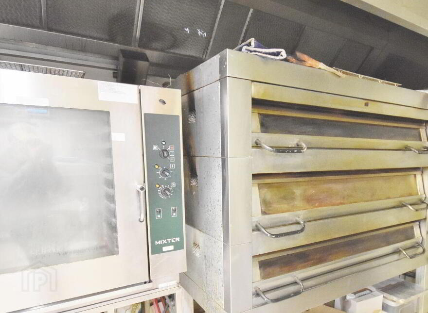 John R's Food Hall, 70/72 Church Street, Listowel, V31X227