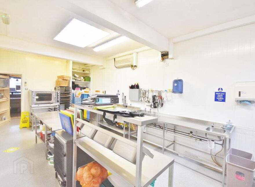 John R's Food Hall, 70/72 Church Street, Listowel, V31X227