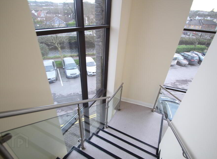 Owenabue Mall, Carrigaline