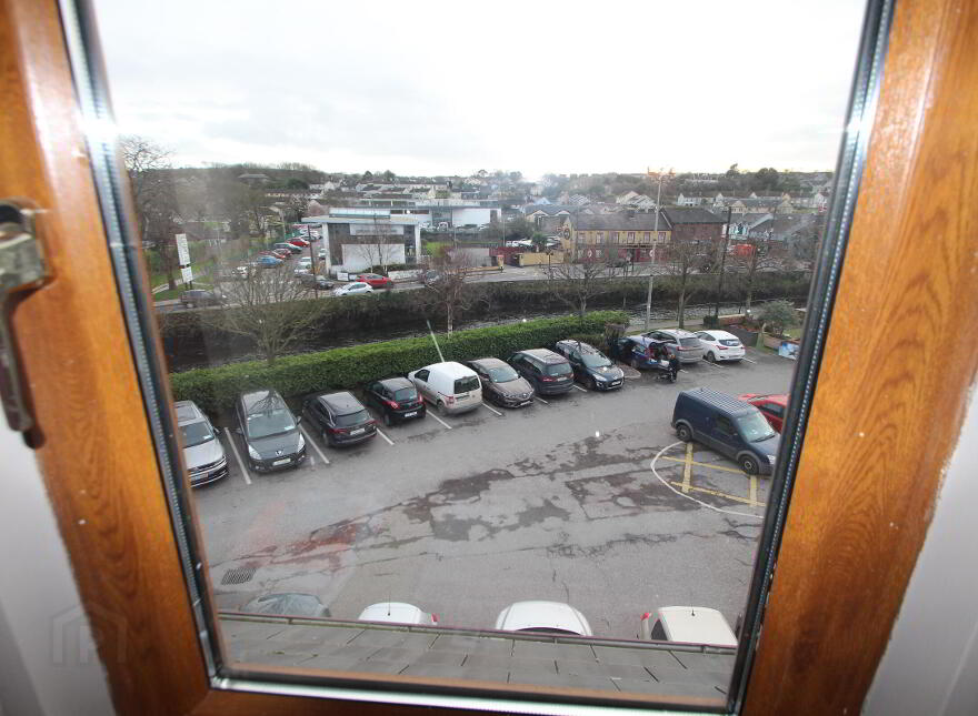 Owenabue Mall, Carrigaline