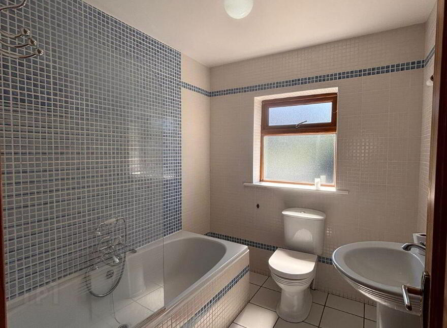 24 The Walk, Herons Wood, Carrigaline, P43HX80