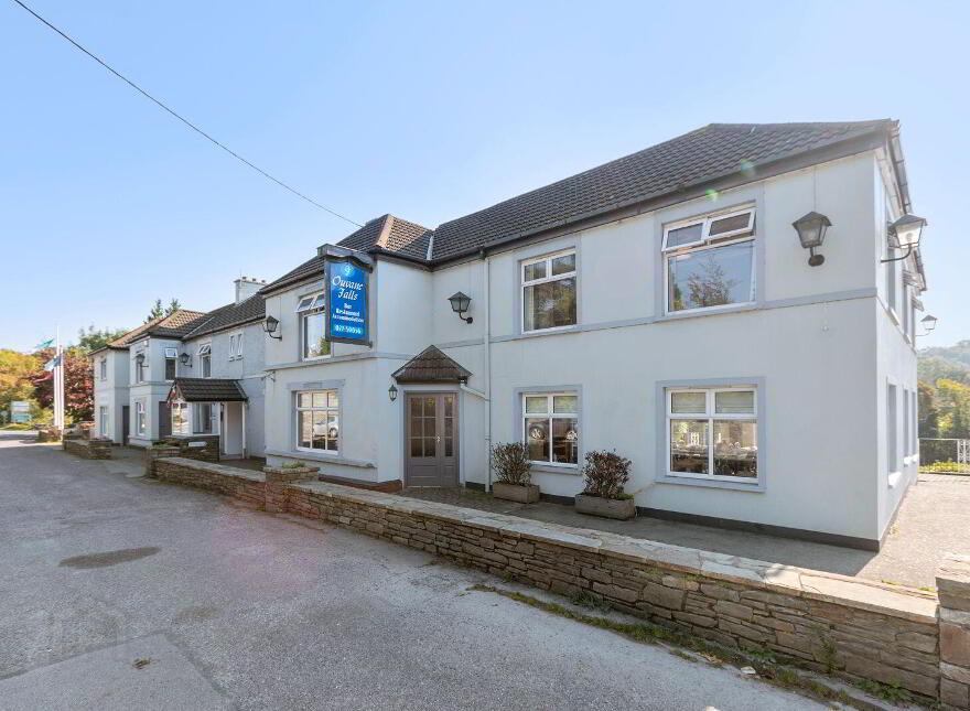 Ouvane Falls Inn, Ballylickey, P75V624