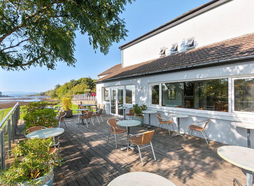 Ouvane Falls Inn, Ballylickey, P75V624