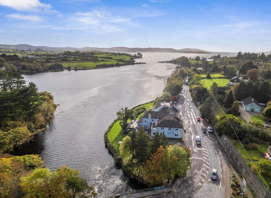 Ouvane Falls Inn, Ballylickey, P75V624